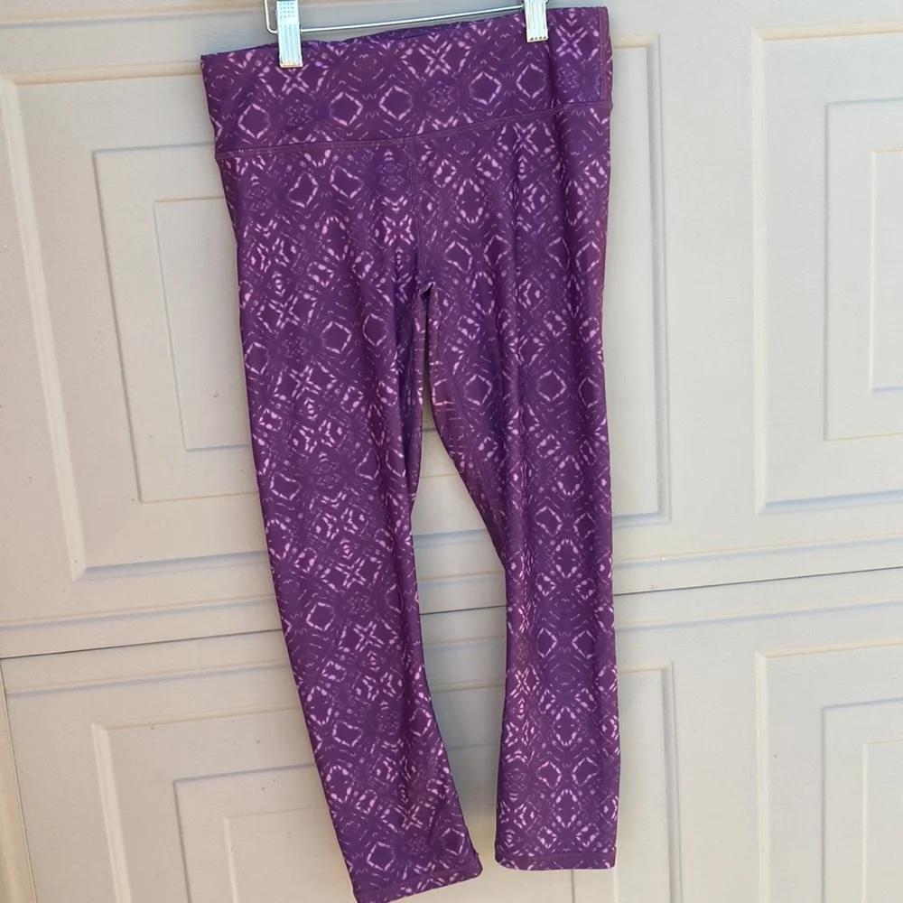 Women’s small super silky Capri workout pants - Picture 2 of 6